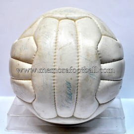 Balón "Lonsdale" 1970s Firmado por la Selección Inglesa