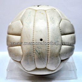 Balón "Lonsdale" 1970s Firmado por la Selección Inglesa