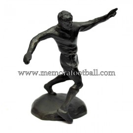 A bronze figure of a footballer. 1990s Cruyff Foundation