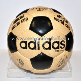 "ADIDAS MUNDIAL ELAST" Ball. Signed FC Barcelona 1981-84