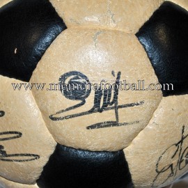 "ADIDAS MUNDIAL ELAST" Ball. Signed FC Barcelona 1981-84