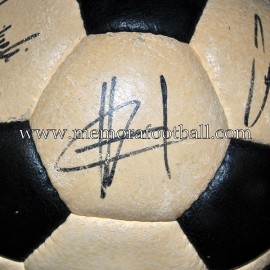 "ADIDAS MUNDIAL ELAST" Ball. Signed FC Barcelona 1981-84