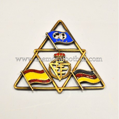 Insignia esmaltada España vs Alemania FIFA Campeonato Mundial 1966 Insignia esmaltada España vs Alemania FIFA Campeonato Mundial 1966