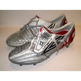 Botas de "DIEGO LÓPEZ" 2009 / 2010 Villareal CF & Selección Española, usadas en partidos oficiales