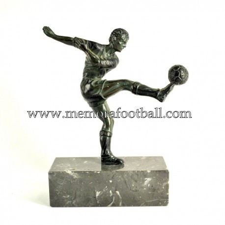 Figura de futbolista con balón, Francia 1960s