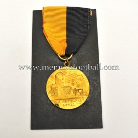 Medalla de fútbol amateur The Sunpapers Medal, 1954