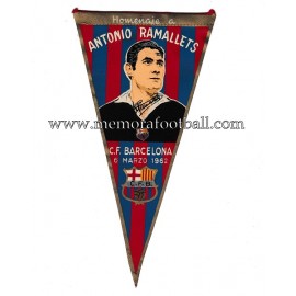 Antonio Ramallets Testimonial 1962 CF Barcelona goalie signed pennant