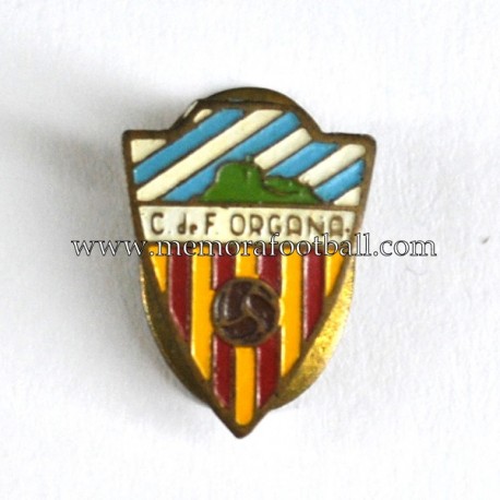 Antigua insignia esmaltada del C.F. Orgañá (España) 