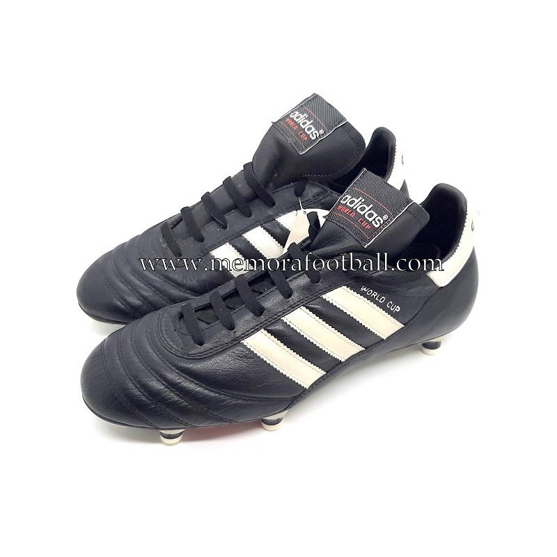 Dar derechos deberes metálico Adidas WORLD CUP football boots 1990s