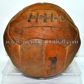 12 Panels Ball 1940-50s United Kingdom